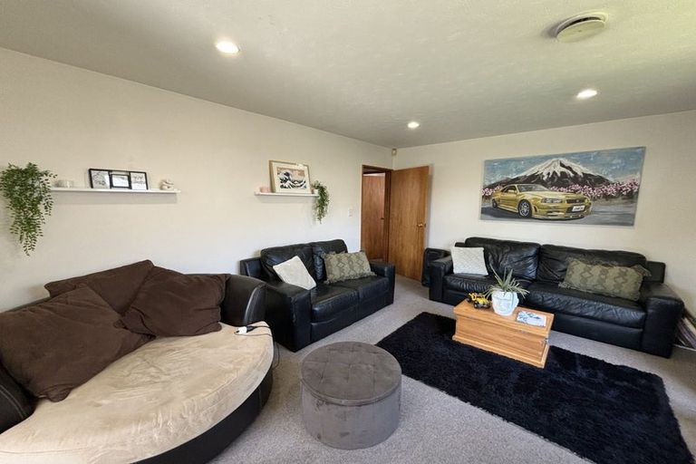 Photo of property in 2/21b Northcote Road, Northcote, Christchurch, 8052