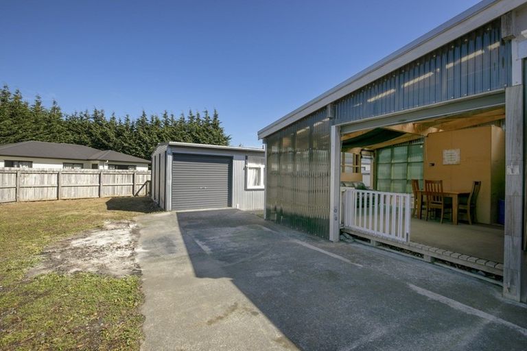 Photo of property in 5 Johnston Grove, Taita, Lower Hutt, 5011