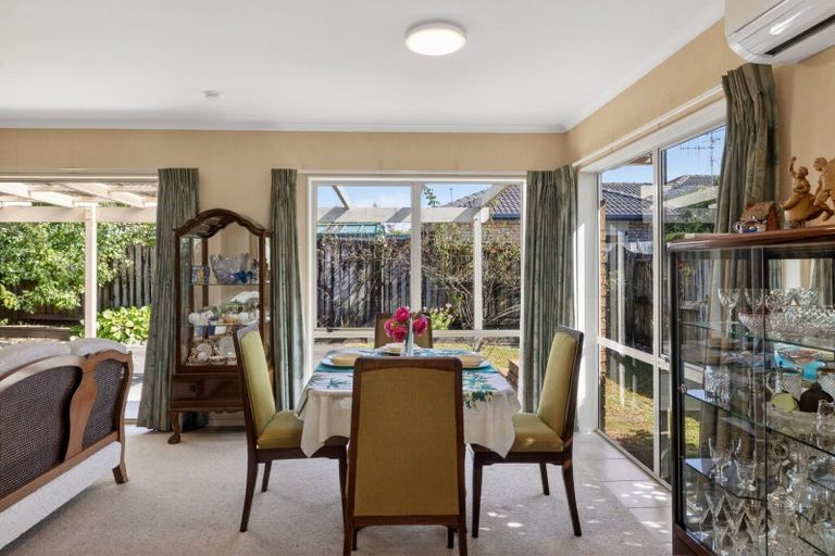 Photo of property in 4 Mcleod Place, Papamoa Beach, Papamoa, 3118