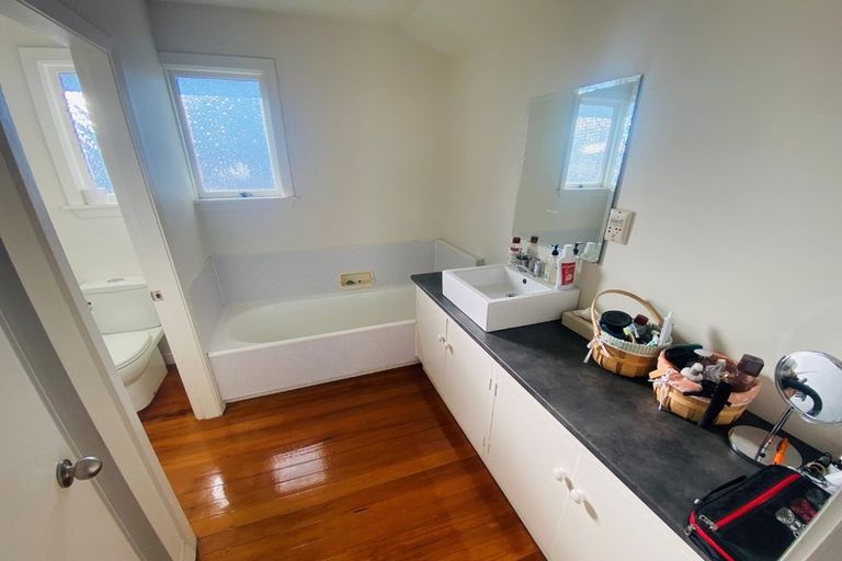 Photo of property in 2/58 Office Road, Merivale, Christchurch, 8014