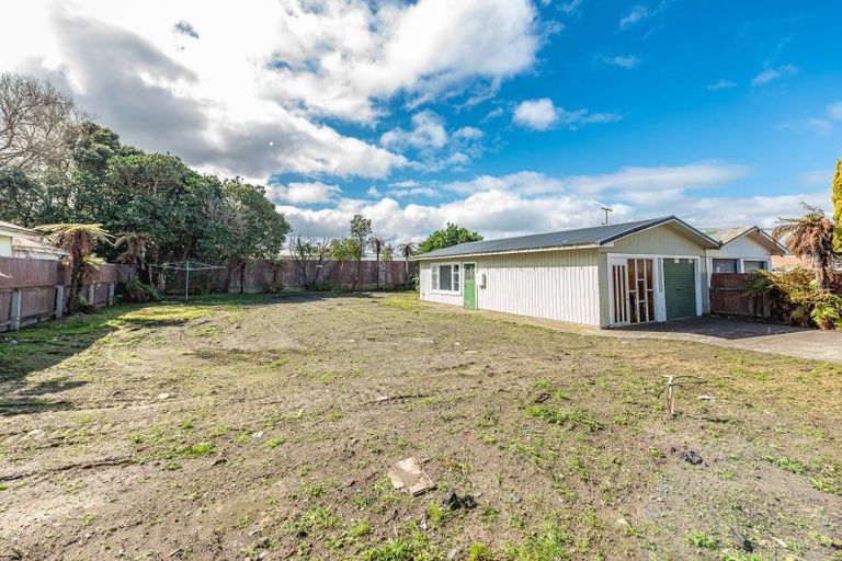 Photo of property in 19 Tongariro Street, Castlecliff, Whanganui, 4501