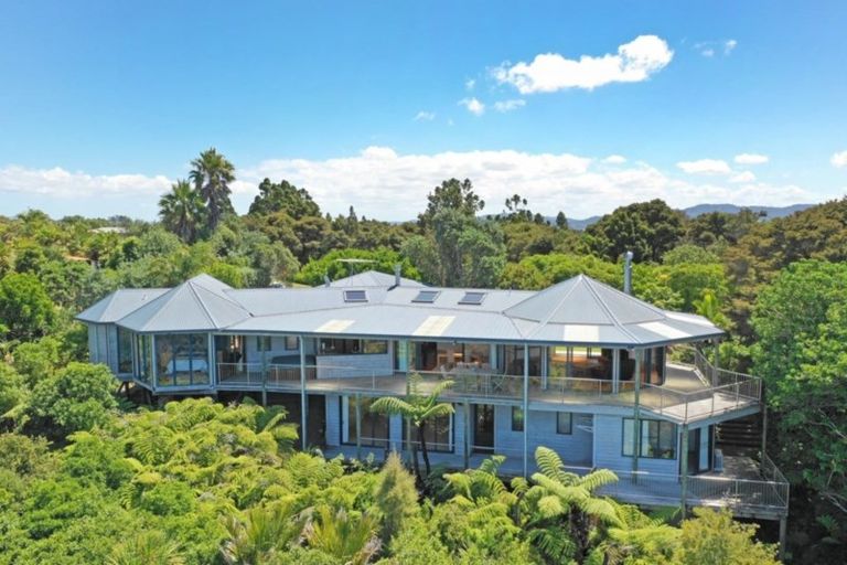 Photo of property in 21 Kauri Drive, Sandspit, Warkworth, 0982