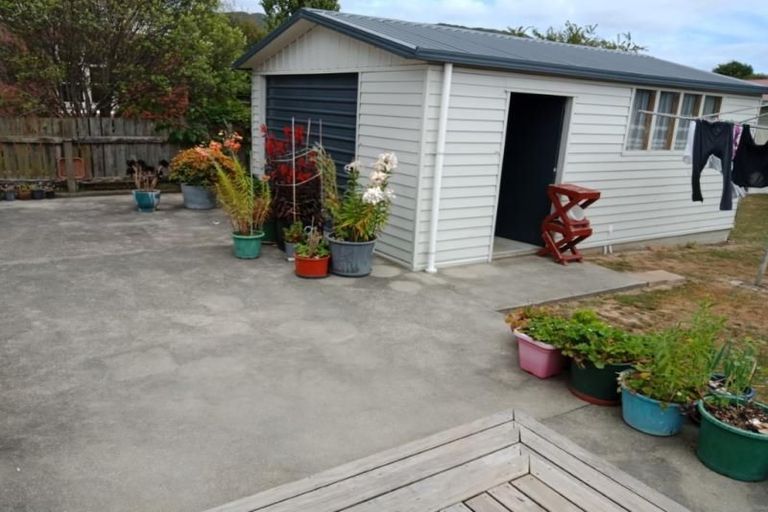 Photo of property in 157 Waddington Drive, Naenae, Lower Hutt, 5011