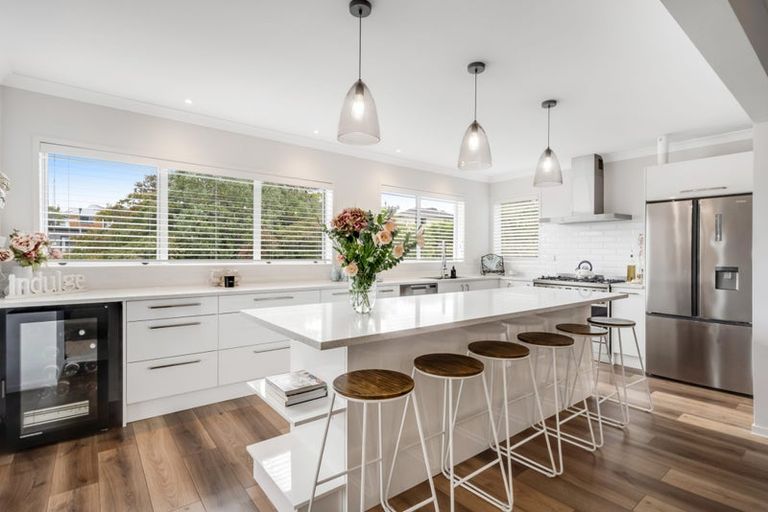 Photo of property in 19 Clovelly Road, Bucklands Beach, Auckland, 2012