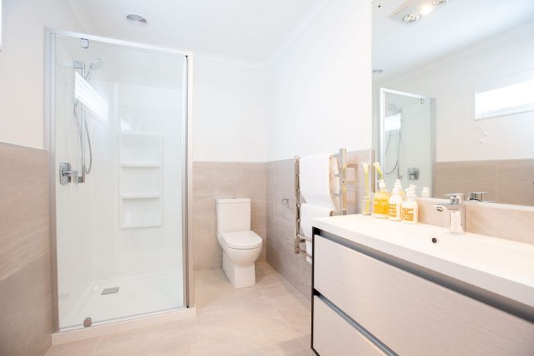 Photo of property in 2 Manutewhau Road, Massey, Auckland, 0614