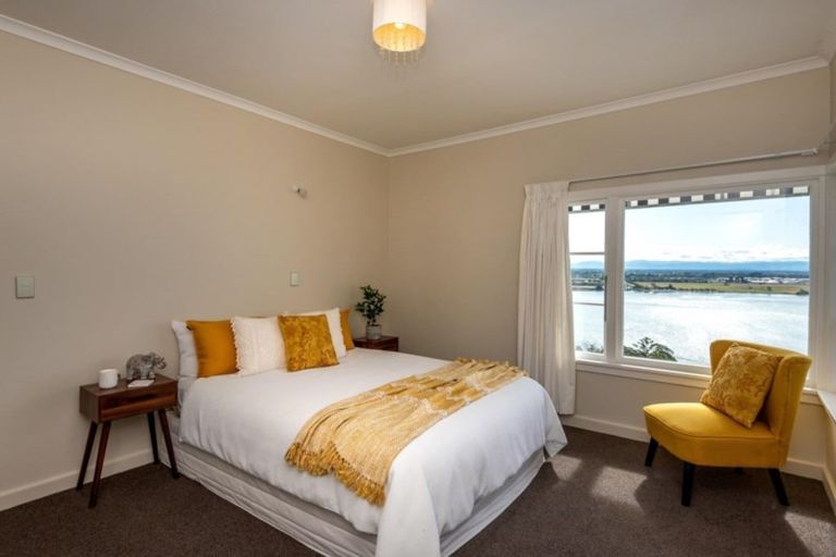 Photo of property in 38 Saint Andrews Hill Road, Mount Pleasant, Christchurch, 8081