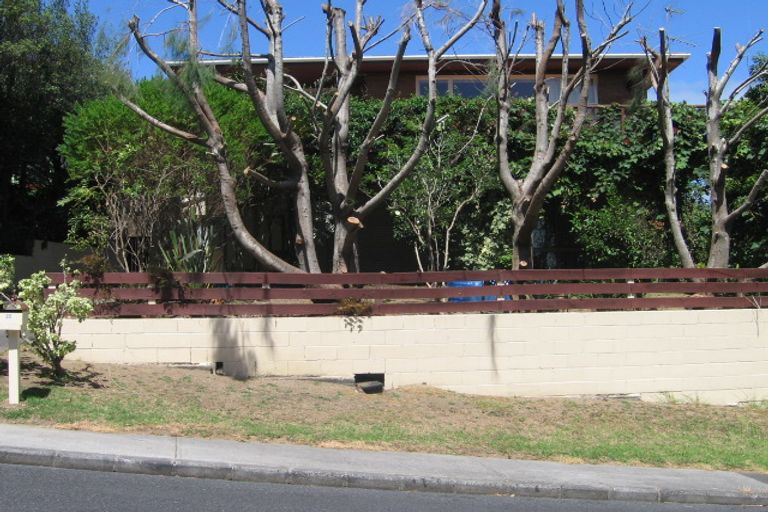 Photo of property in 22 Pemberton Avenue, Bayview, Auckland, 0629