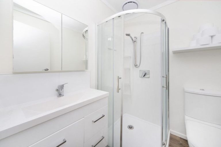 Photo of property in 5 Norfolk Road, Stanmore Bay, Whangaparaoa, 0932