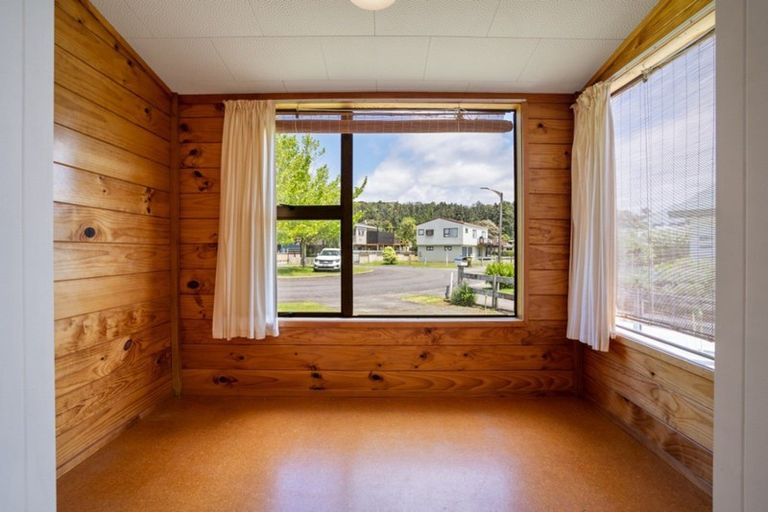 Photo of property in 128 Avalon Place, Whangamata, 3620