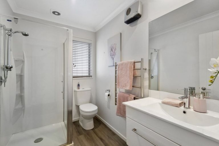 Photo of property in 1/502 Harewood Road, Harewood, Christchurch, 8051