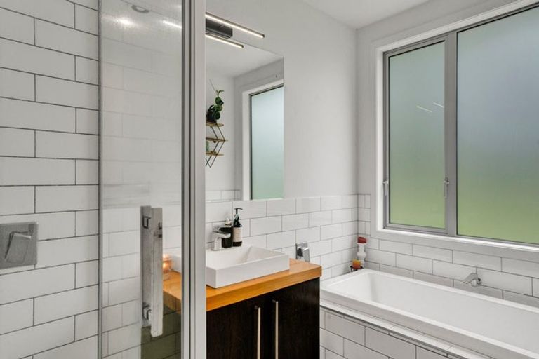 Photo of property in 37a Donnelly Street, Oakura, 4314