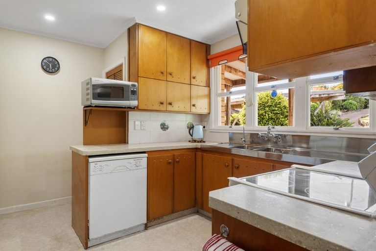 Photo of property in 5 Churchill Road, Murrays Bay, Auckland, 0630