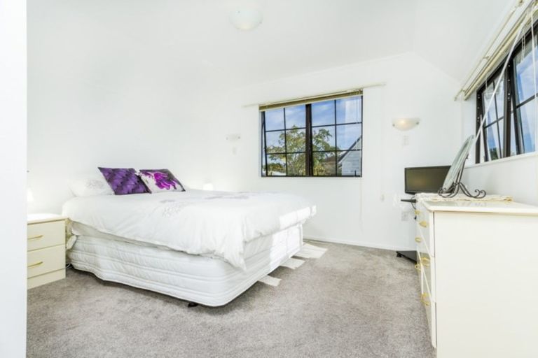 Photo of property in 1/97 Matipo Road, Mairangi Bay, Auckland, 0630