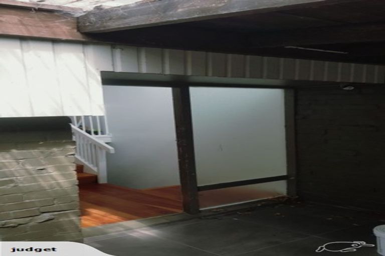 Photo of property in 22 Rosecamp Road, Beach Haven, Auckland, 0626