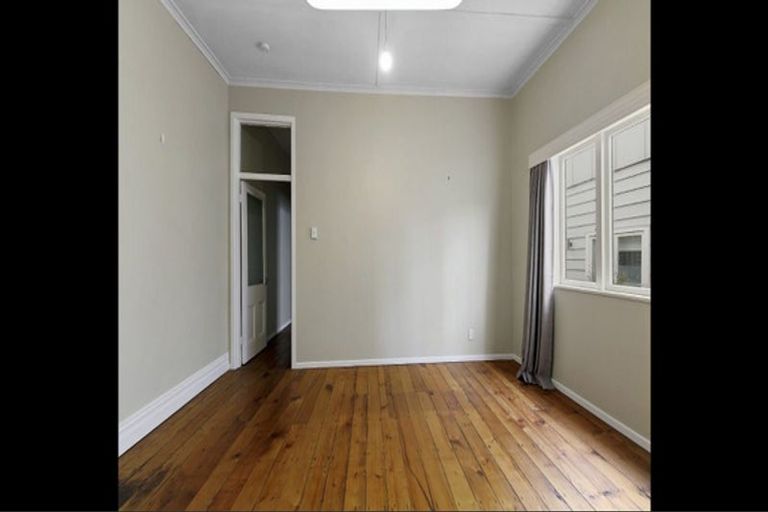Photo of property in 23 Trent Street, Island Bay, Wellington, 6023