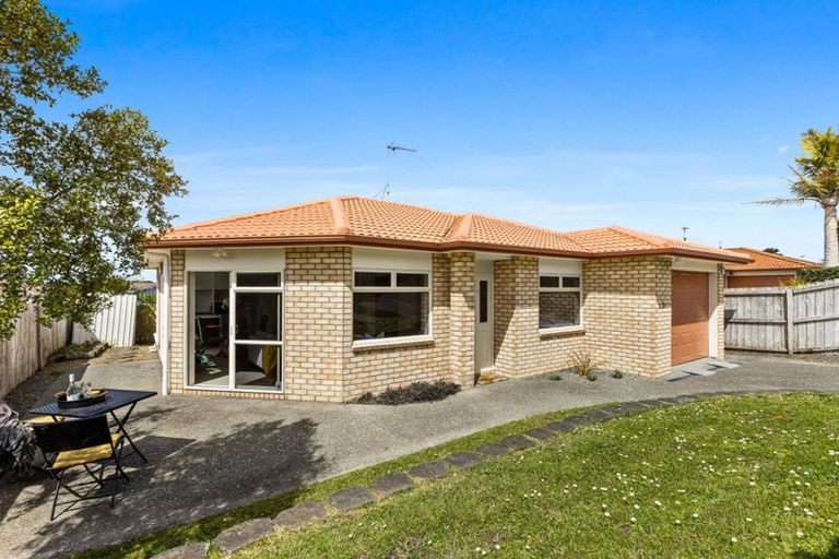 Photo of property in 3 Chesterfield Way, Orewa, 0931