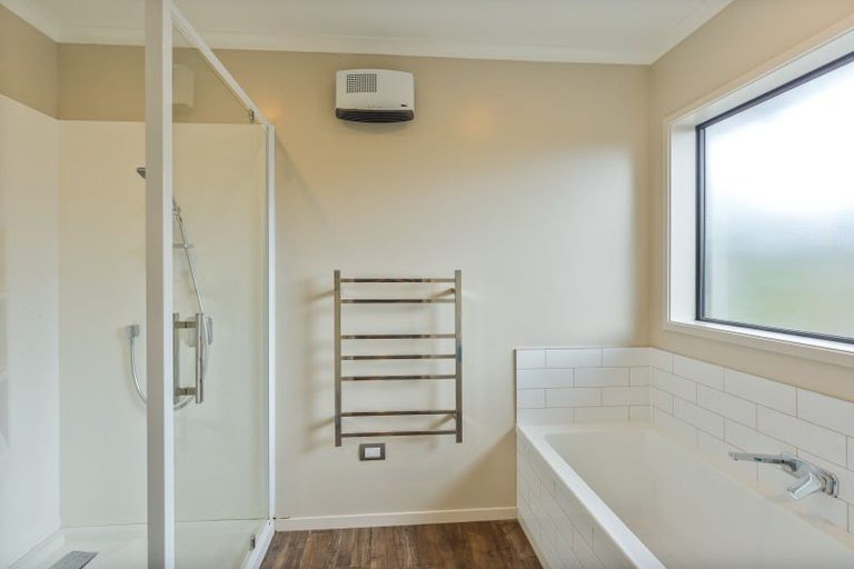 Photo of property in 25 Angus Way, Nikau Valley, Paraparaumu, 5032