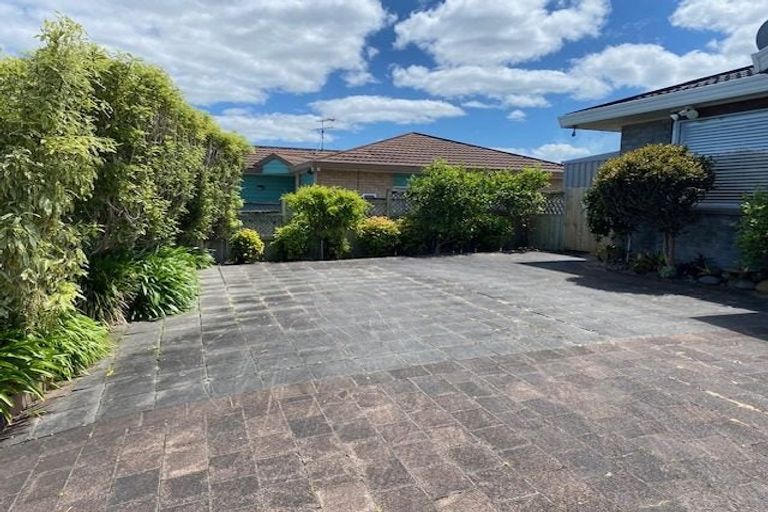 Photo of property in 1/22 Steeple Rise, Pakuranga, Auckland, 2010