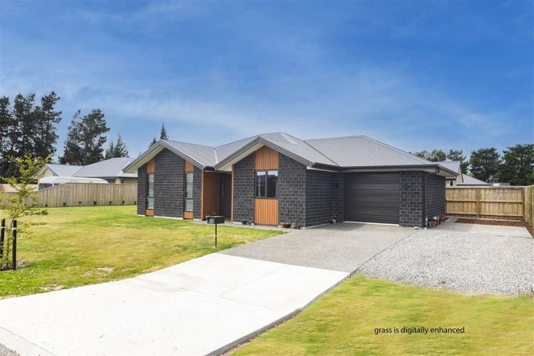 Photo of property in 8 Wykes Place, Amberley, 7410