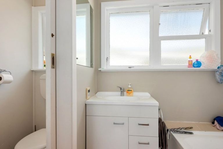 Photo of property in 66 Horoeka Street, Stokes Valley, Lower Hutt, 5019