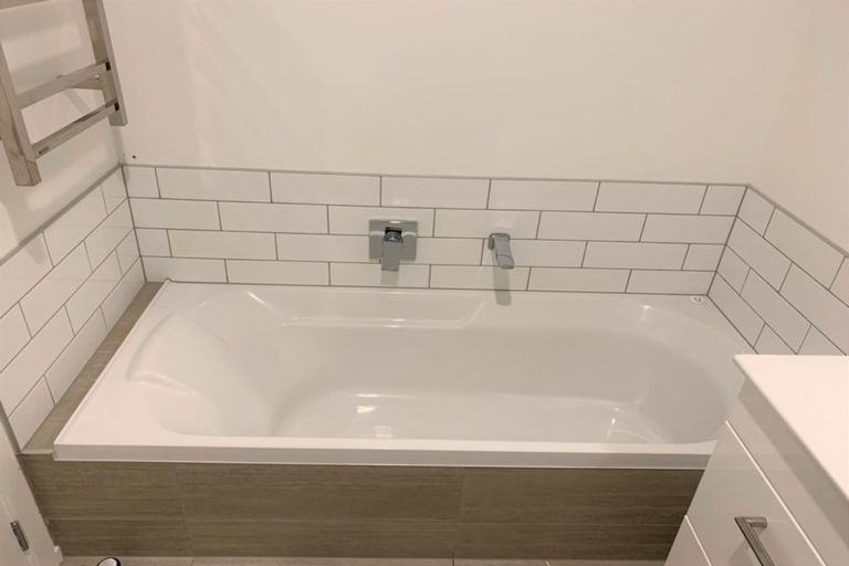 Photo of property in 11/19 Ruakiwi Road, Hamilton Lake, Hamilton, 3204