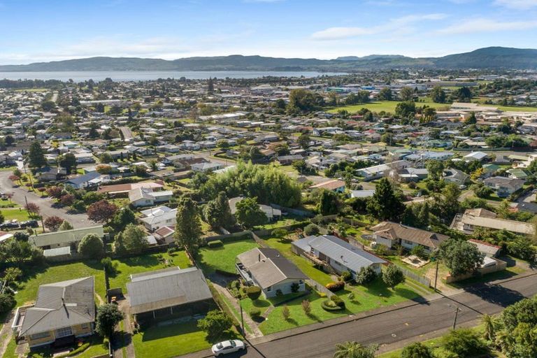 Photo of property in 92 Mallard Drive, Selwyn Heights, Rotorua, 3015