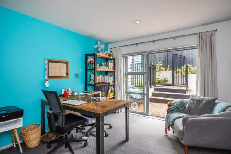 Photo of property in 15 Oakford Park Crescent, Greenhithe, Auckland, 0632