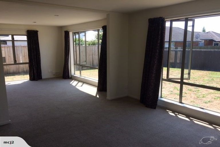 Photo of property in 218 Wainoni Road, Avondale, Christchurch, 8061