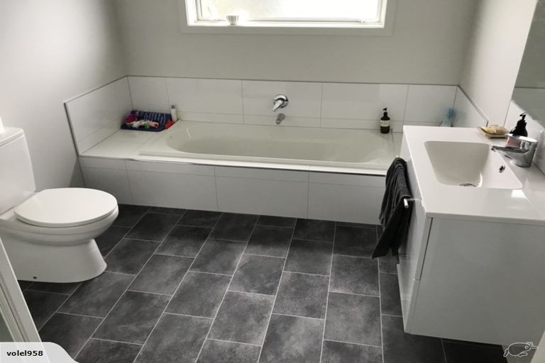 Photo of property in 38 Feist Street, Carterton, 5713