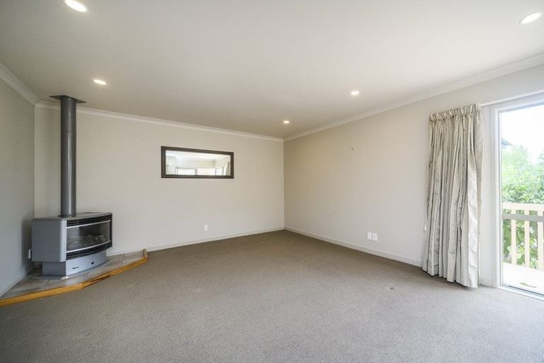Photo of property in 21 Johnstone Drive, Fitzherbert, Palmerston North, 4410