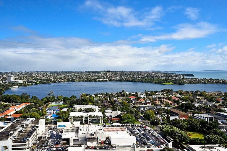 Photo of property in Sentinel Apartments, 1705/3 Northcroft Street, Takapuna, Auckland, 0622