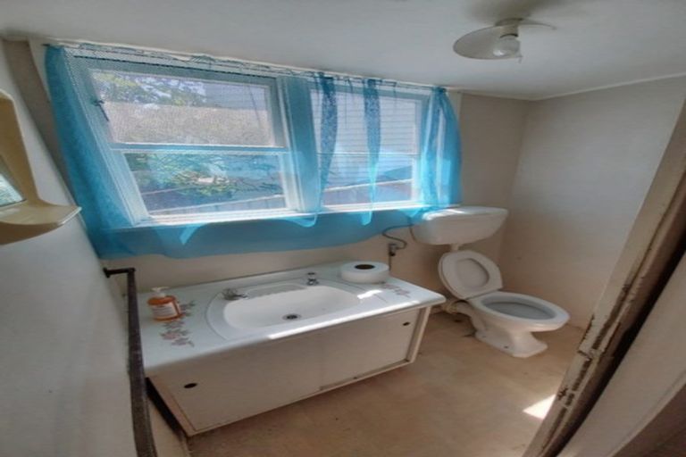 Photo of property in 93 Monorgan Road, Strathmore Park, Wellington, 6022