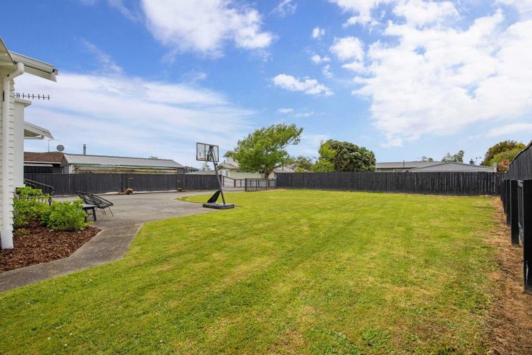Photo of property in 2 Alma Place, Milson, Palmerston North, 4414