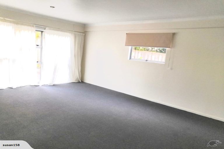 Photo of property in 143 Waimumu Road, Massey, Auckland, 0614