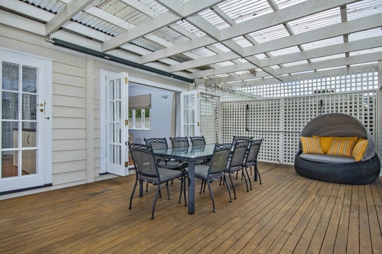 Photo of property in 11 Kent Road, Regent, Whangarei, 0112