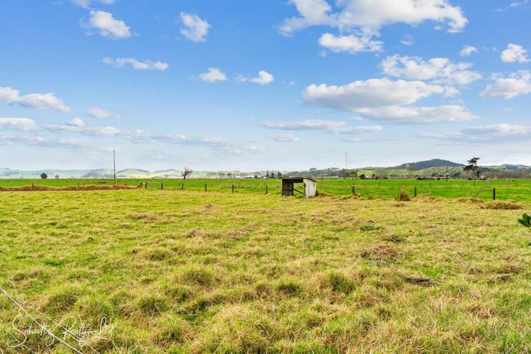 Photo of property in 16 Wallace Road, Ruawai, 0591