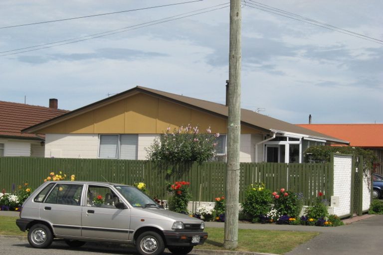 Photo of property in 15 Cradock Street, South New Brighton, Christchurch, 8062