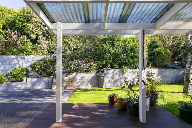 Photo of property in 2/13 Scenic Heights, Acacia Bay, Taupo, 3330