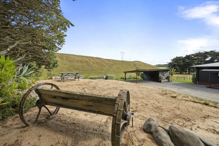 Photo of property in 338 Valley Road, Colyton, Feilding, 4775