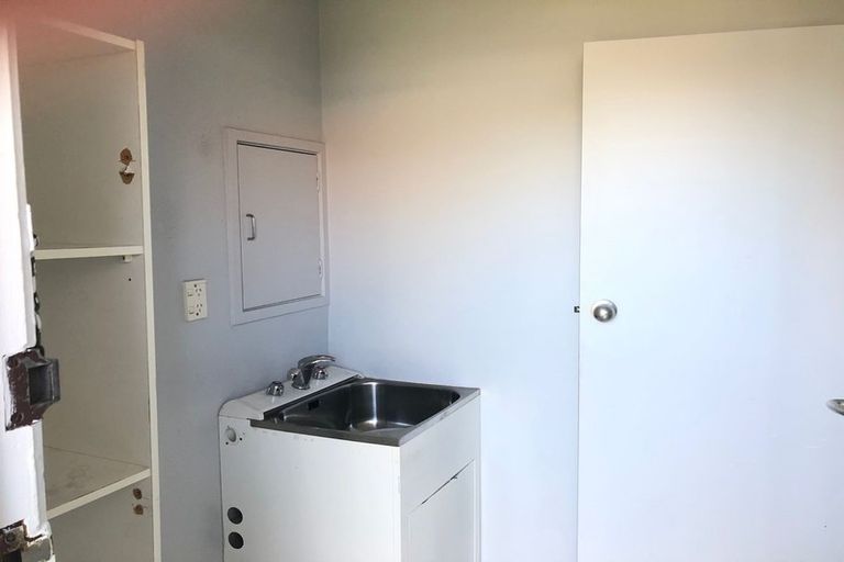 Photo of property in 1/11 Ballater Place, Highland Park, Auckland, 2010