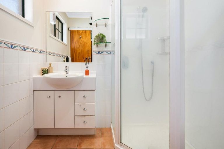 Photo of property in 22 Sunset Parade, Plimmerton, Porirua, 5026