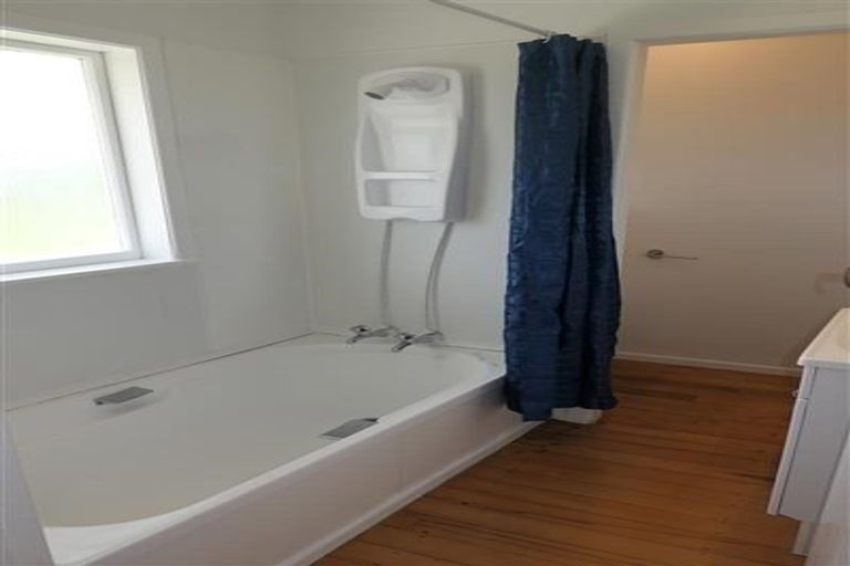 Photo of property in 13 Glen Marine Parade, Glendene, Auckland, 0602