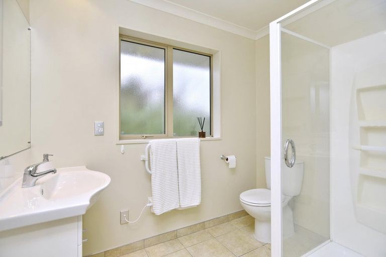 Photo of property in 11 Springside Place, Redwood, Christchurch, 8051