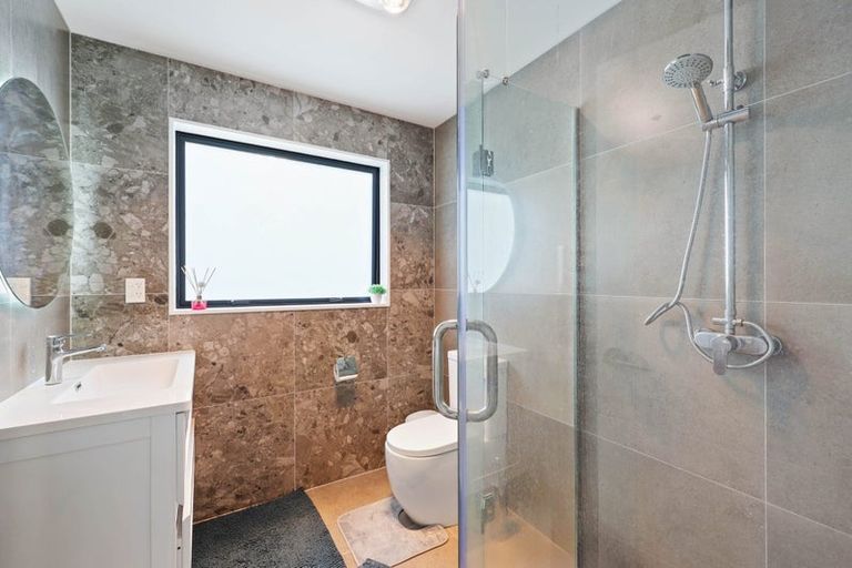 Photo of property in 12 Korowhiti Road, Clarks Beach, 2122