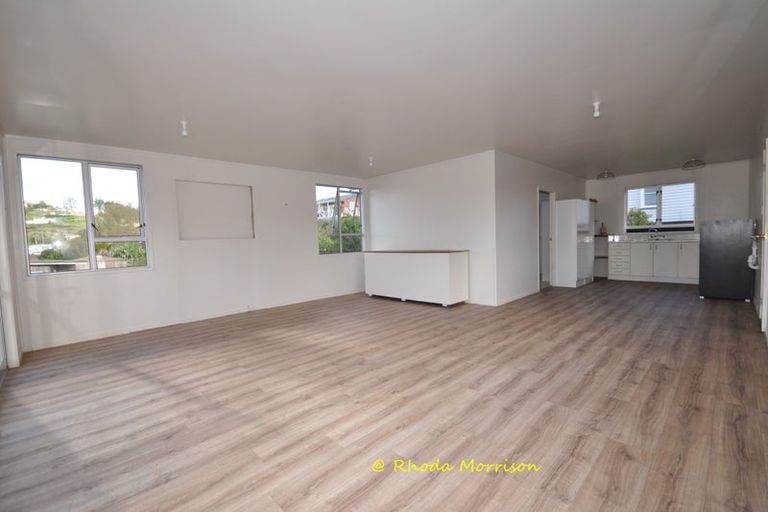 Photo of property in 8 Heaths Way, Pahi, Paparoa, 0571