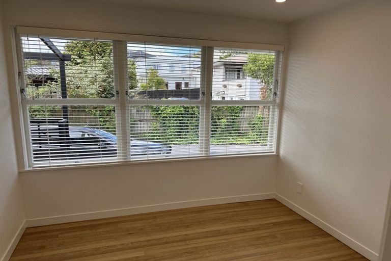 Photo of property in 4/106 Nile Road, Milford, Auckland, 0620