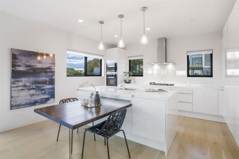 Photo of property in 102b Mellons Bay Road, Mellons Bay, Auckland, 2014