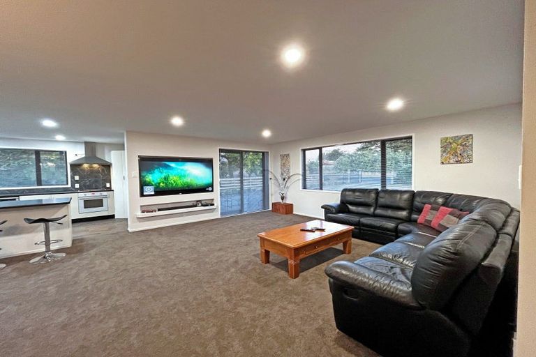 Photo of property in 729 Makerua Road, Tokomaru, Palmerston North, 4474