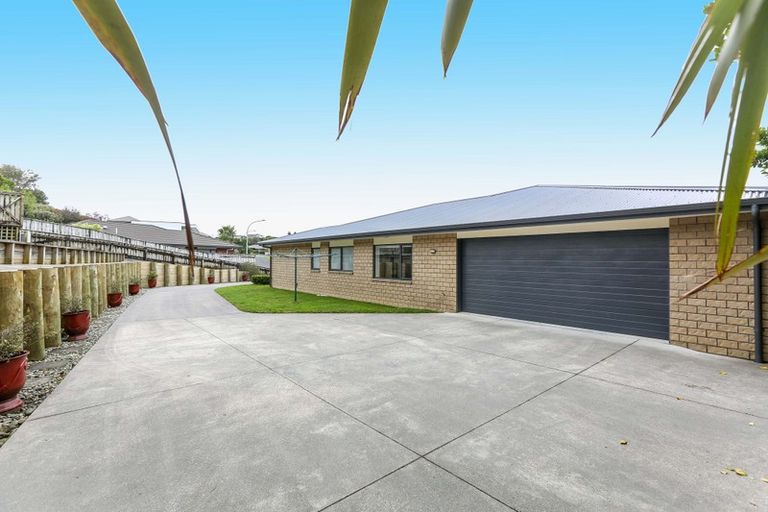 Photo of property in 12 Kororako Grove, Whalers Gate, New Plymouth, 4310