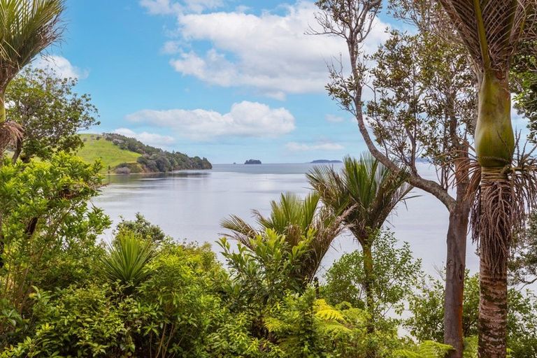 Photo of property in 10 Clinton Road, Tawharanui Peninsula, Matakana, 0986